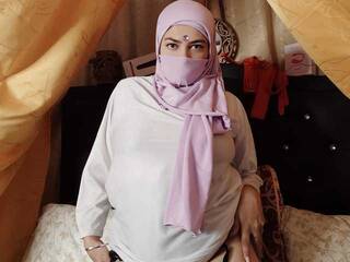 Ερωτική συνομιλία μέσω βίντεο emiralove99