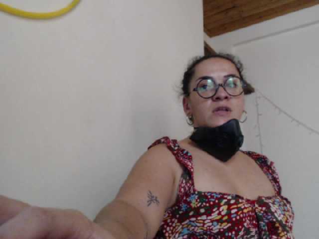 Εκπομπές οθόνης EmmaCharlotte