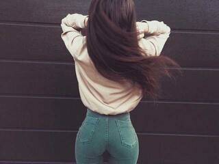 Ερωτική συνομιλία μέσω βίντεο EthelClark