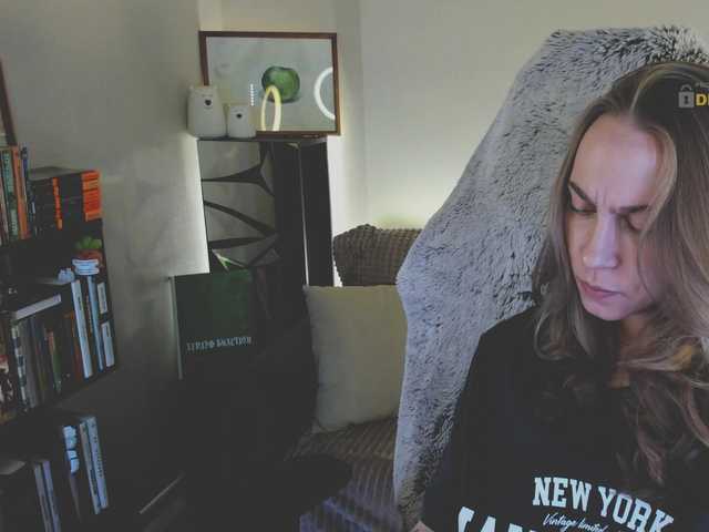 Εκπομπές οθόνης Adamova_Eva