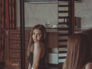 Ερωτική συνομιλία μέσω βίντεο EvaKaramelka