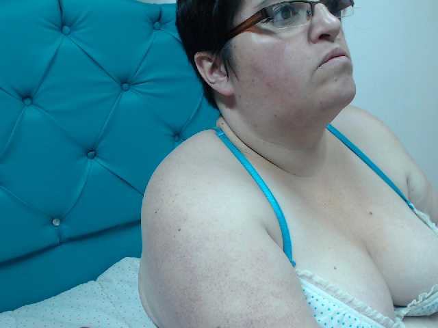 Εκπομπές οθόνης EVELINTAYLOR