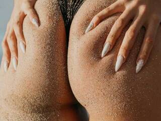 Ερωτική συνομιλία μέσω βίντεο Evelynne---Lisa