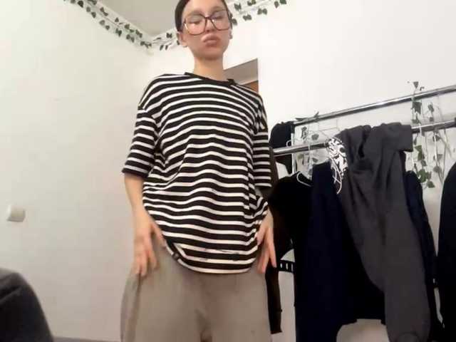 Εκπομπές οθόνης EvonneHeally