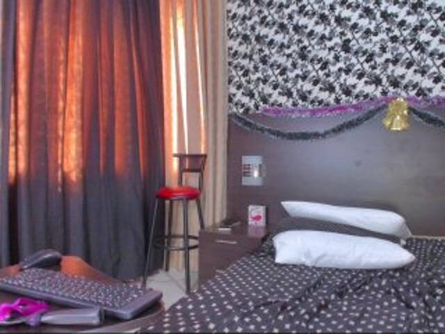 Εκπομπές οθόνης excitedcouple