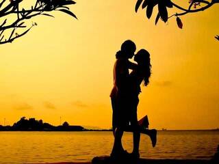 Ερωτική συνομιλία μέσω βίντεο Boy-and-girl2629