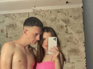 Ερωτική συνομιλία μέσω βίντεο family191