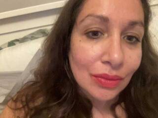 Ερωτική συνομιλία μέσω βίντεο FarahDay