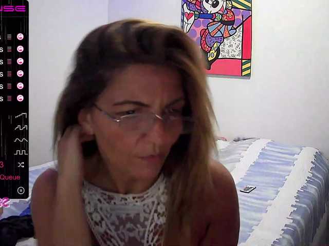 Φωτογραφίες Carolain39 hello guys today I need tips to be able to pay the rent of my house help me with tips thanks