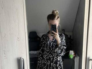 Ερωτική συνομιλία μέσω βίντεο fiksikBoom