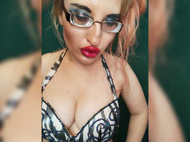 Φωτογραφίες findomgoaldigger #mistress #goddess #worshp #bdsm #biglips