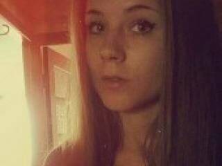 Ερωτική συνομιλία μέσω βίντεο foxygirl987