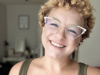 Ερωτική συνομιλία μέσω βίντεο FrancesLovely