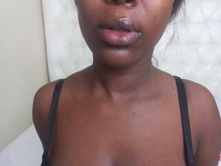 Ερωτική συνομιλία μέσω βίντεο Freakynessa