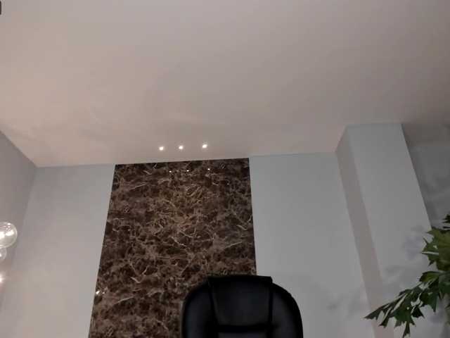 Εκπομπές οθόνης GianaWatson