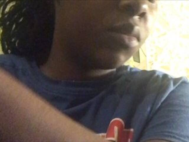 Εκπομπές οθόνης GiannaDefoe