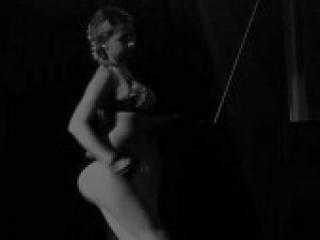 Ερωτική συνομιλία μέσω βίντεο ginaplum