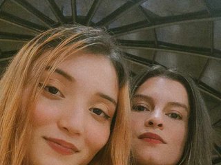 Ερωτική συνομιλία μέσω βίντεο Glossier-cherry
