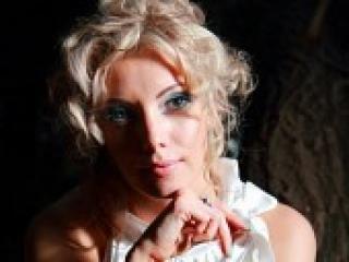 Ερωτική συνομιλία μέσω βίντεο goldenbitch