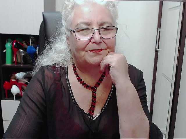 Φωτογραφίες GrannyWants all shows in clothes only for tokens.. undress only in private