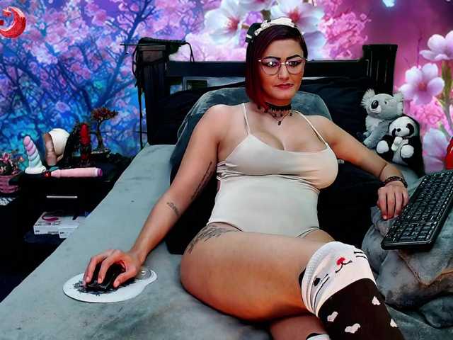 Φωτογραφίες Hanna-Luna Welcome to my room, enjoy it with me: menu tips All neked 195tks, Lush control for 30 minutes 999tks, Show feet 30 tks, Show pussy 100tks, Show boobs 95tks, Fingers pussy 200tks, Dildo pussy 300tks, Squirt 380tks, Doggy style 55tks, Anal 600tks, C2c 50tk