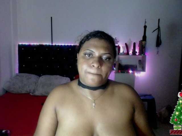 Φωτογραφίες hannalemuath #squirt #latina #bigass #bbw helo guys welcome to my room I want to play and do jets a lot today