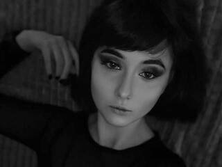 Ερωτική συνομιλία μέσω βίντεο Helenaobscura