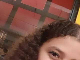 Ερωτική συνομιλία μέσω βίντεο hilary-arista