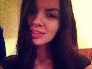 Ερωτική συνομιλία μέσω βίντεο hloyaa