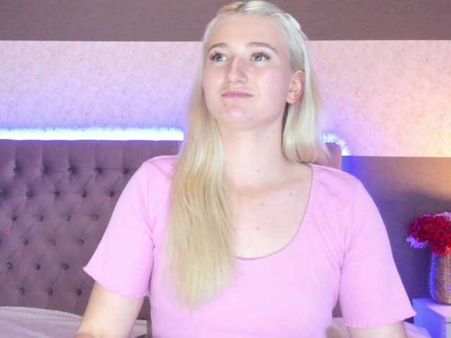 Εκπομπές οθόνης HollyTaillor