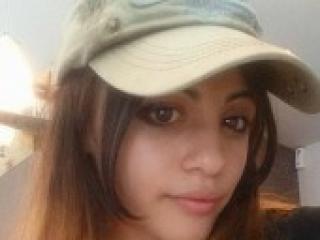 Ερωτική συνομιλία μέσω βίντεο honeypussy3