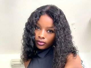 Ερωτική συνομιλία μέσω βίντεο Hornylilbirdie