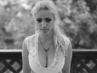 Ερωτική συνομιλία μέσω βίντεο hotboginya