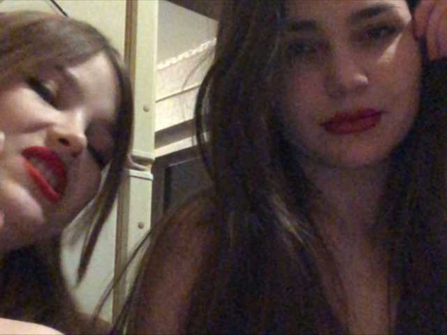 Εκπομπές οθόνης Liza_and_Vika