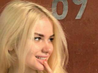 Ερωτική συνομιλία μέσω βίντεο HotSexyBaby