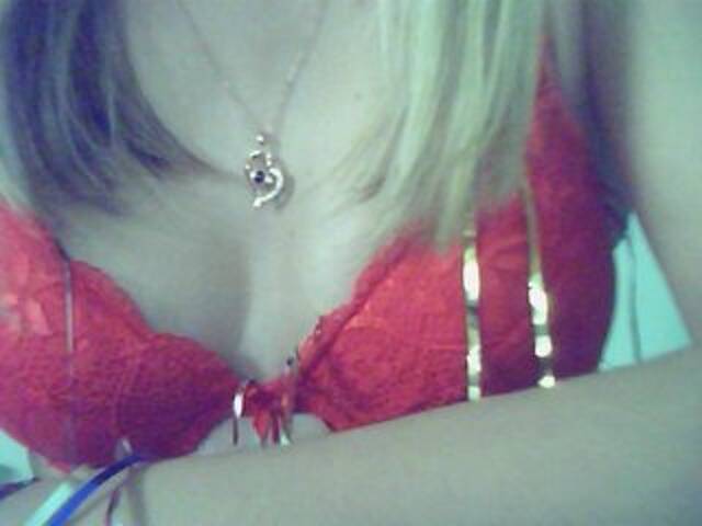 Εκπομπές οθόνης Hot-stuff-4u