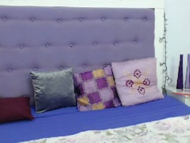 Εκπομπές οθόνης HottieBadGirl