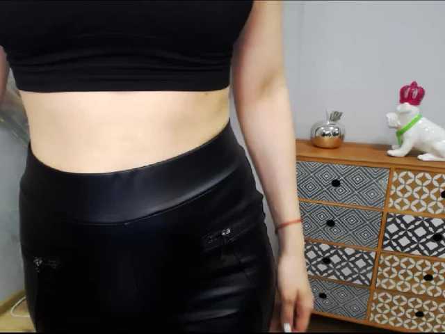 Εκπομπές οθόνης hottieLAURA