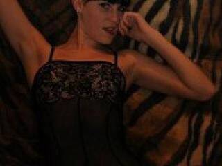 Ερωτική συνομιλία μέσω βίντεο hotyanel