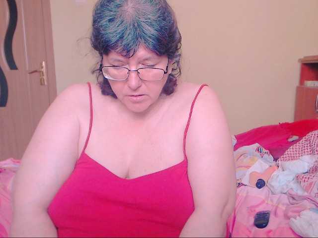 Εκπομπές οθόνης HugeTitsXXX