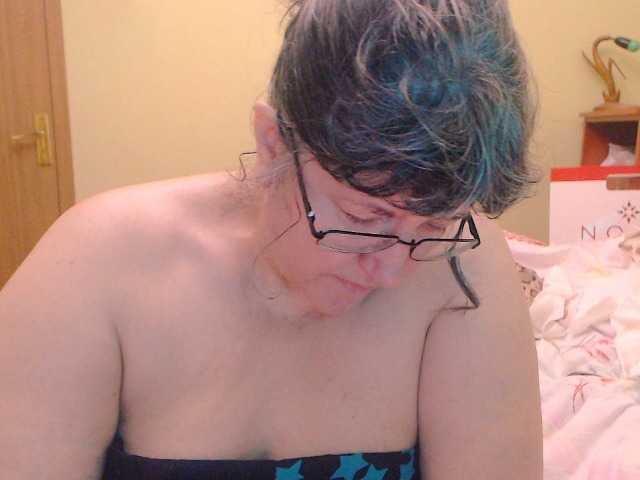 Εκπομπές οθόνης HugeTitsXXX