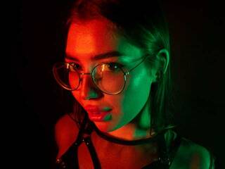 Ερωτική συνομιλία μέσω βίντεο iampiggygirl