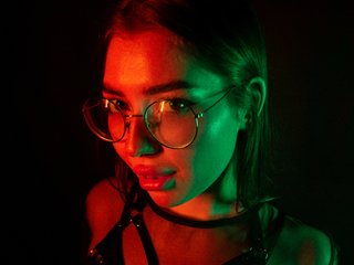 Ερωτική συνομιλία μέσω βίντεο iampiggygirl