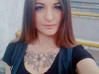 Ερωτική συνομιλία μέσω βίντεο inkedgirl