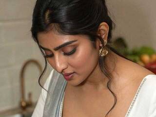 Ερωτική συνομιλία μέσω βίντεο IqraQueen