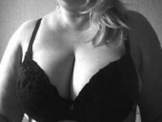 Ερωτική συνομιλία μέσω βίντεο isabel5