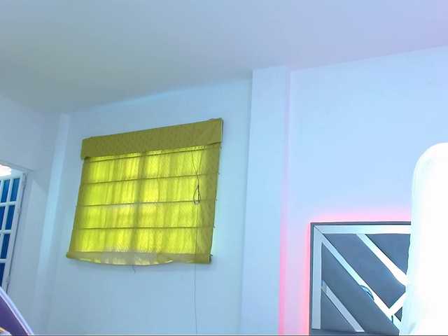 Εκπομπές οθόνης IsaPetite1