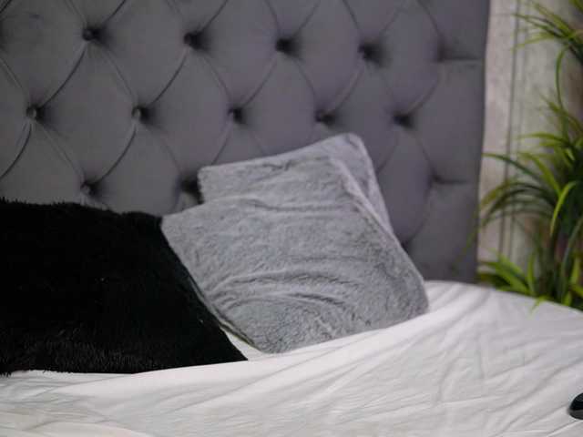 Εκπομπές οθόνης JadeHasy