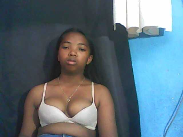 Εκπομπές οθόνης JoAnnah