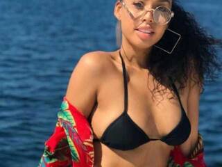 Ερωτική συνομιλία μέσω βίντεο Jolieculmetisse